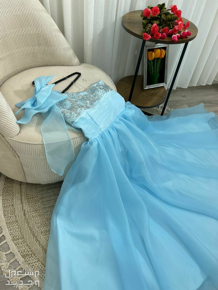 فستان اخت العروس لون وتصميم مميز