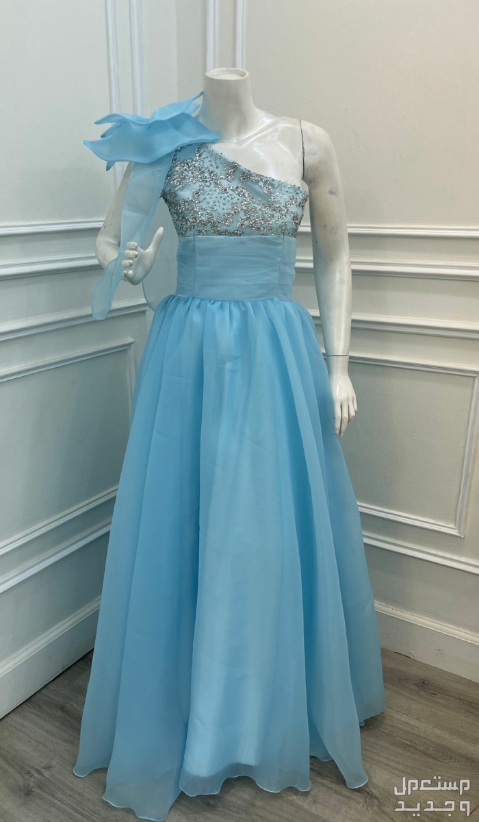 فستان اخت العروس لون وتصميم مميز