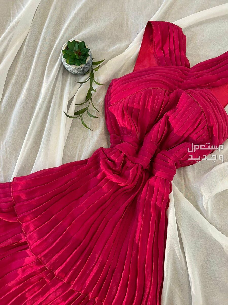 فستان سهره لون مميز بتصميم انيق ماركة في الرياض بسعر 260 ريال سعودي