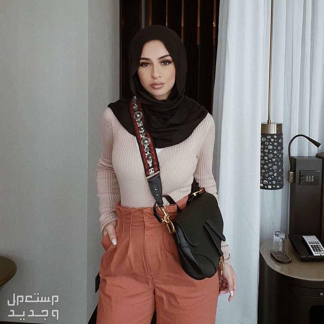 ألوان الحجاب الأساسية التي يجب أن تكون في خزانتك حجاب أسود