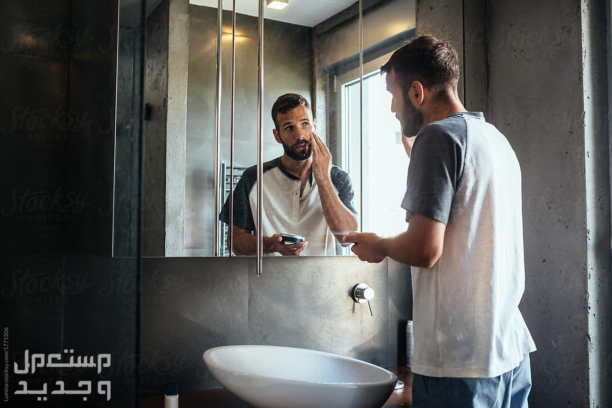 مواصفات وأسعار كريم تفتيح البشرة للرجال تدليك الكريم على البشرة للامتصاص الجيد