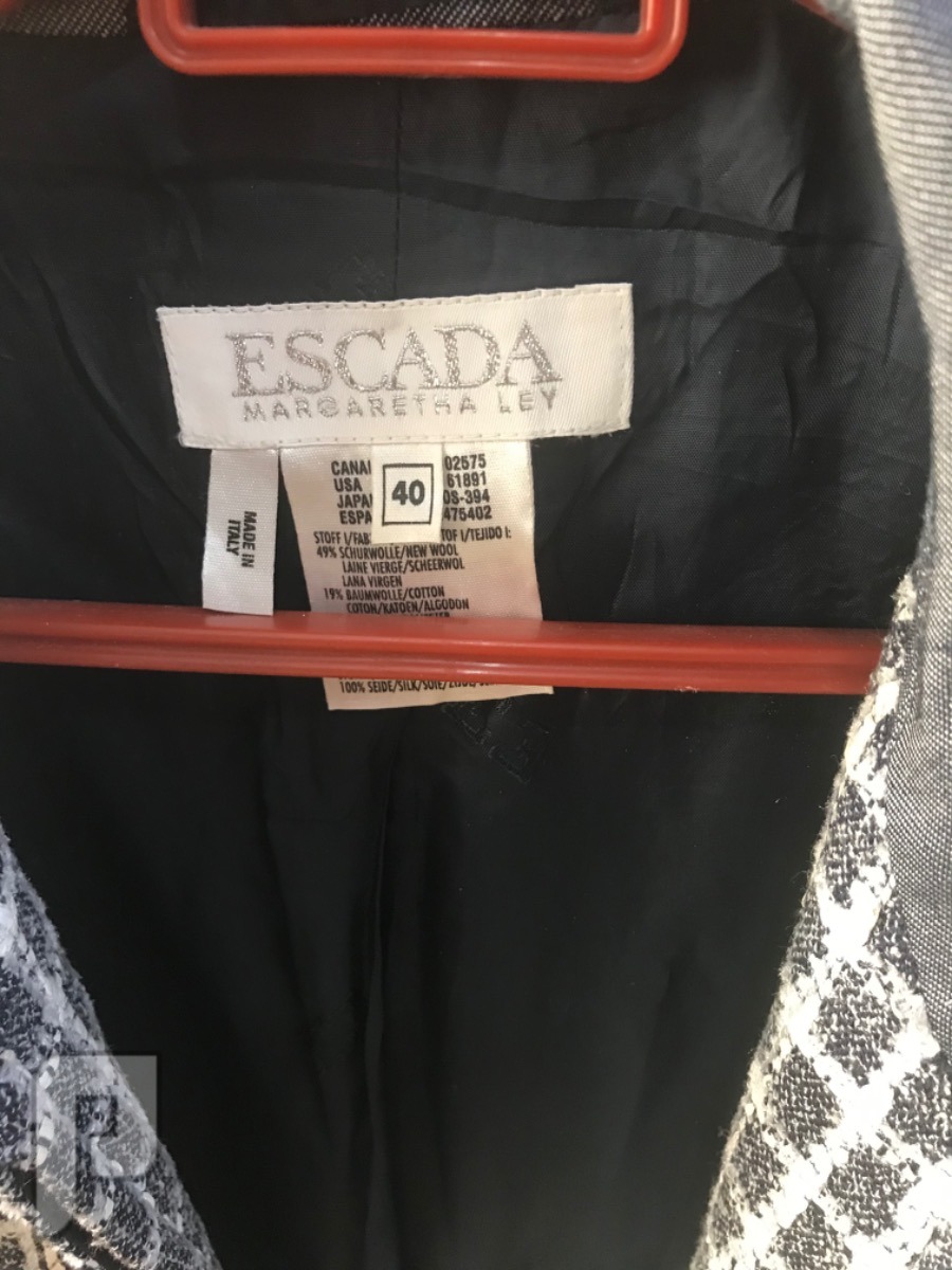 جكيت نسائي ماركه اسكادا المعروفه Escada