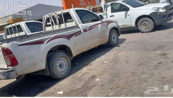 سياره وانيت هايلوكس نقل عفش واغراض داخل وخارج الرياض
