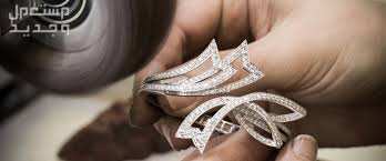 مجوهرات للعروس على شكل فيونكة إسوارة van clef contes  dhiver bracelet  
