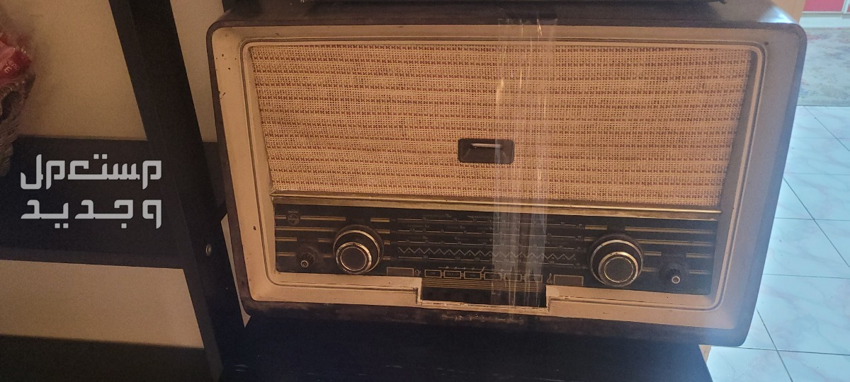 للبيع راديو قديم ونادر العدد اثنين نوعين