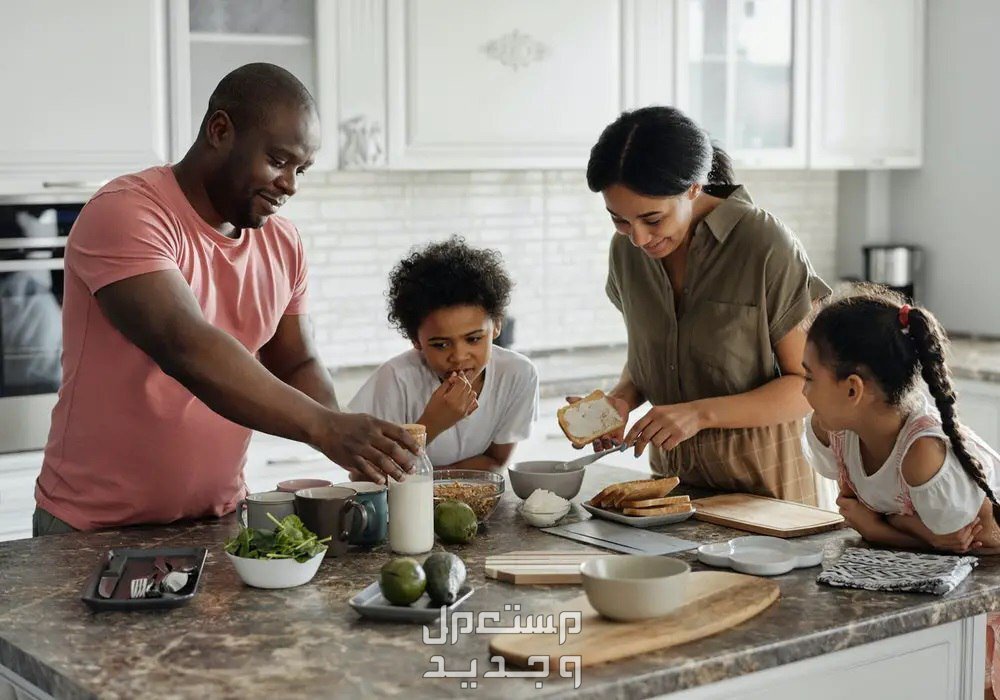 مميزات وعيوب المطبخ الأمريكي المفتوح بالصور التفاعل مع الآخرين في المطبخ المفتوح