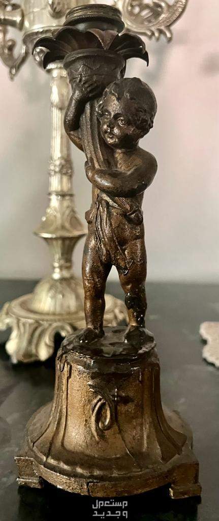 تمثالين زوج لحمل الشموع ( شمعدانات ) برونز ( انتيك )