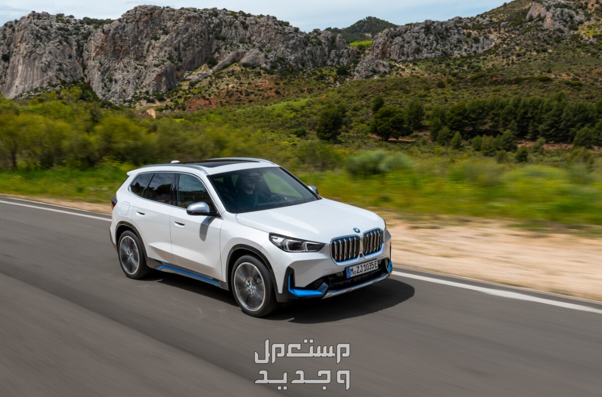 بي ام دبليو iX1 eDrive20 2024 صور اسعار مواصفات وفئات بي ام دبليو iX1 eDrive20 2024 على الطريق