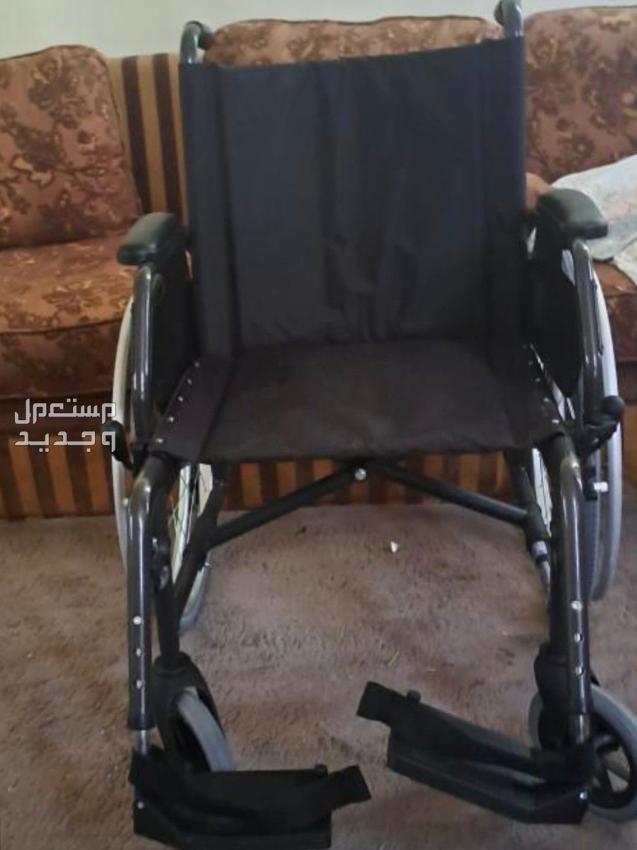 كرسي متحرك ( عربة ) لكبار السن و لذوي الاحتياجات الخاصة من شركة ( VERMEIREN )  تم استعمالها لمدة أسبوع واحد فقط لاغير  في المدينة المنورة بسعر 500 ريال سعودي