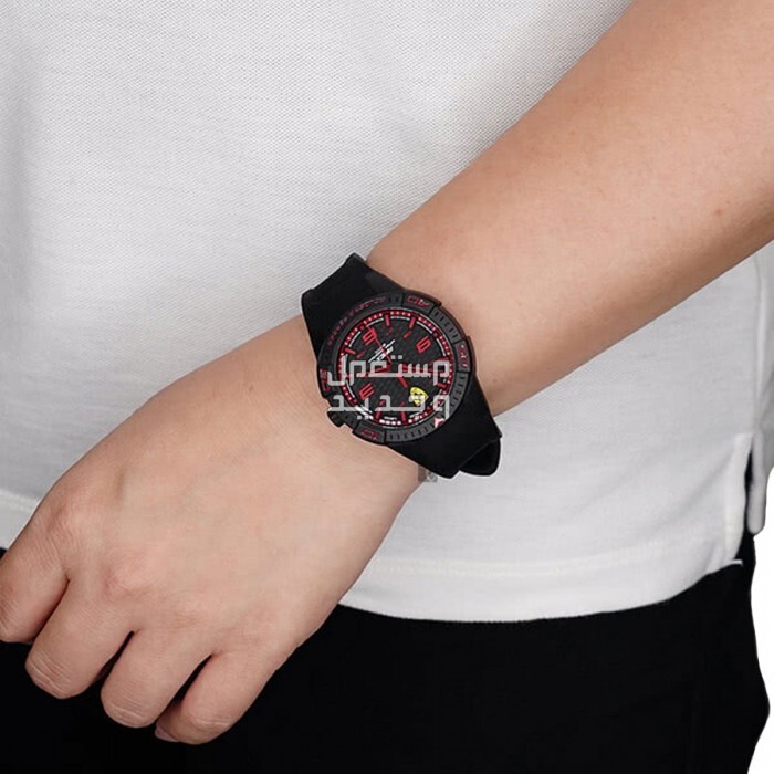 أفضل ساعات فيراري الرجالية لعام 2023 شكل ساعة فيراري Ferrari Men's Apex Quartz Watch في اليد
