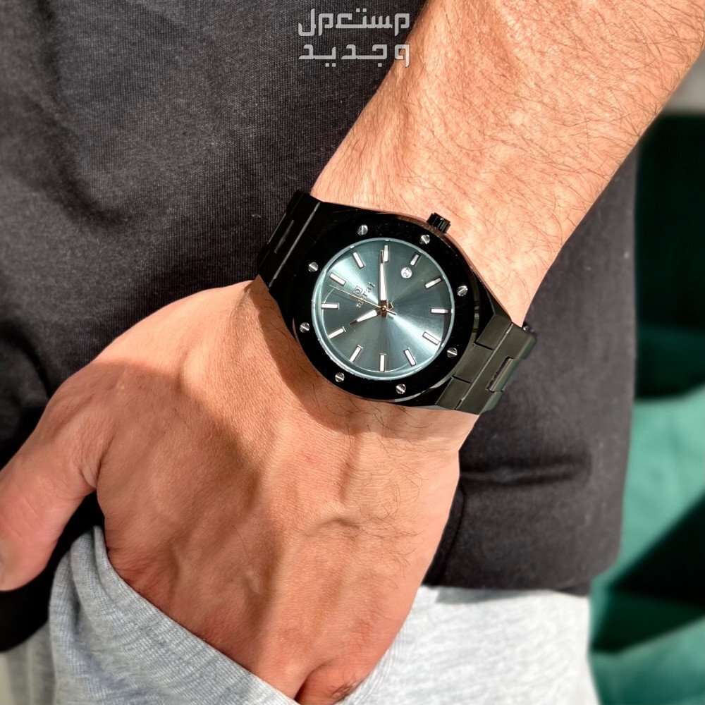 أفكار هدية لزوجي شكل الساعة في اليد
