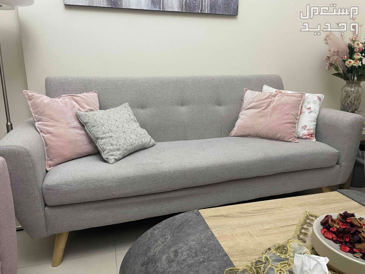 3-2-1 seated sofa set in ecxellent new condition