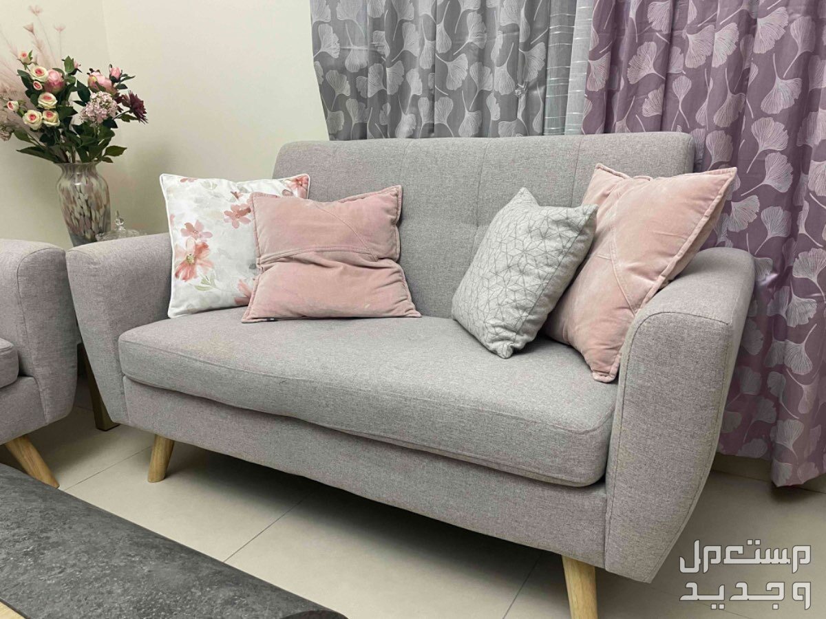 3-2-1 seated sofa set in ecxellent new condition