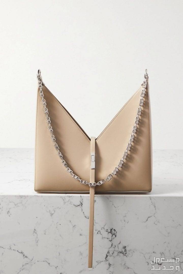 أحدث شنط جيفنشي لعام 2023 شنطة جيفنشي Small Cut Out bag in shiny leather with chain