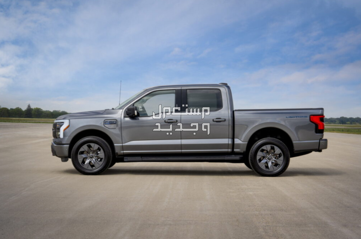 فورد F-150 اف-150 2024 صور اسعار مواصفات وفئات لقطة جانبية لفورد F-150 اف-150 2024