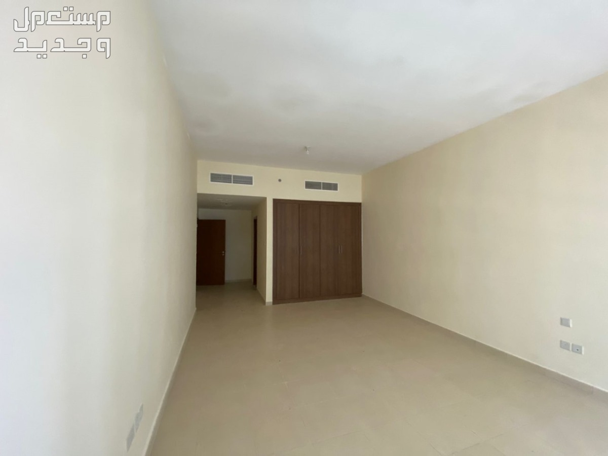 شقة للبيع غرفتين و صالة مع مسبح و جيم  في عجمان وان - الرميلة 3 -  بسعر 768 ألف درهم إماراتي