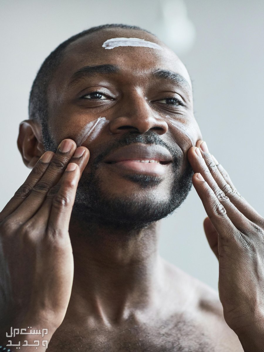 أفضل كريم مرطب للرجال أصحاب البشرة الحساسة طريقة وضع الكريم على البشرة