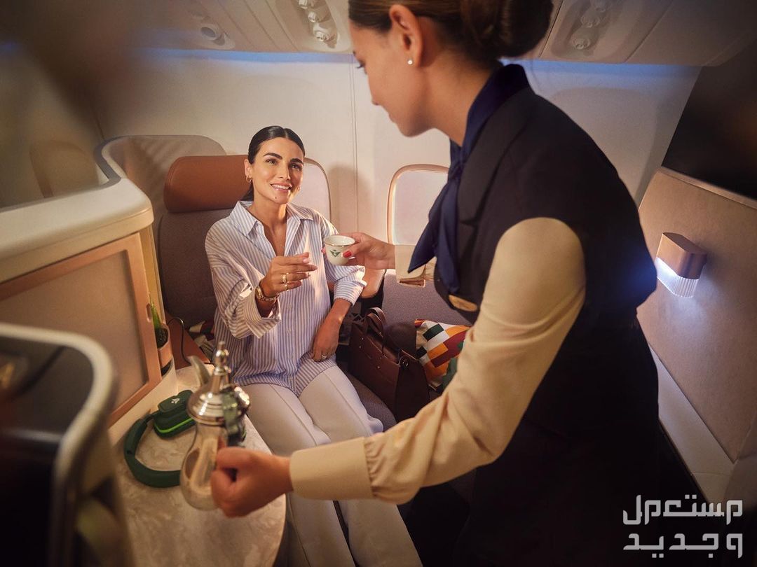 خطوات حجز تذاكر طيران الخطوط السعودية الناقل الرسمي لموسم الرياض 2023 ضيافة احد المسافرين على طائرة الخطوط السعودية