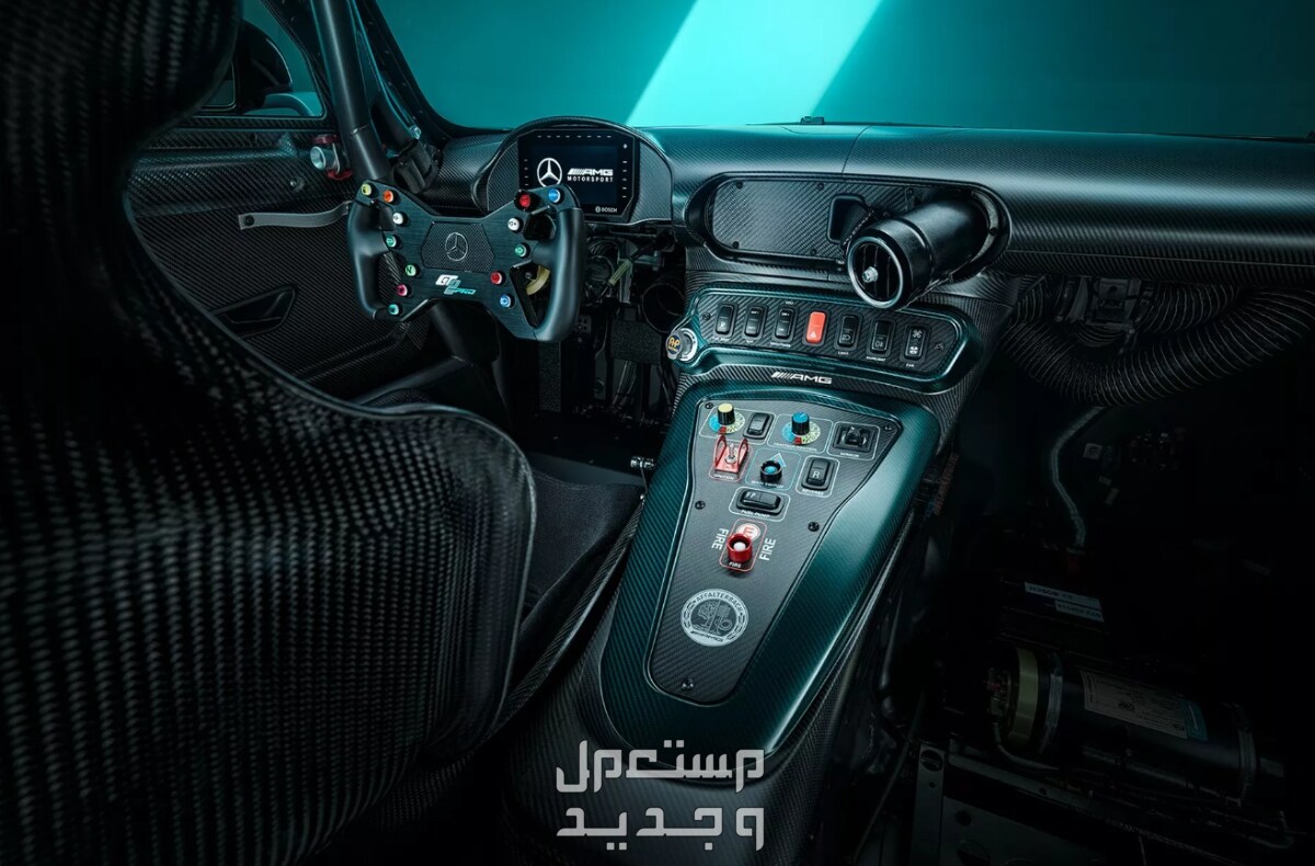 مرسيدس AMG اي ام جي GT2 برو 2024 صور اسعار مواصفات وفئات في الإمارات العربية المتحدة مقصورة مرسيدس AMG اي ام جي GT2 برو 2024