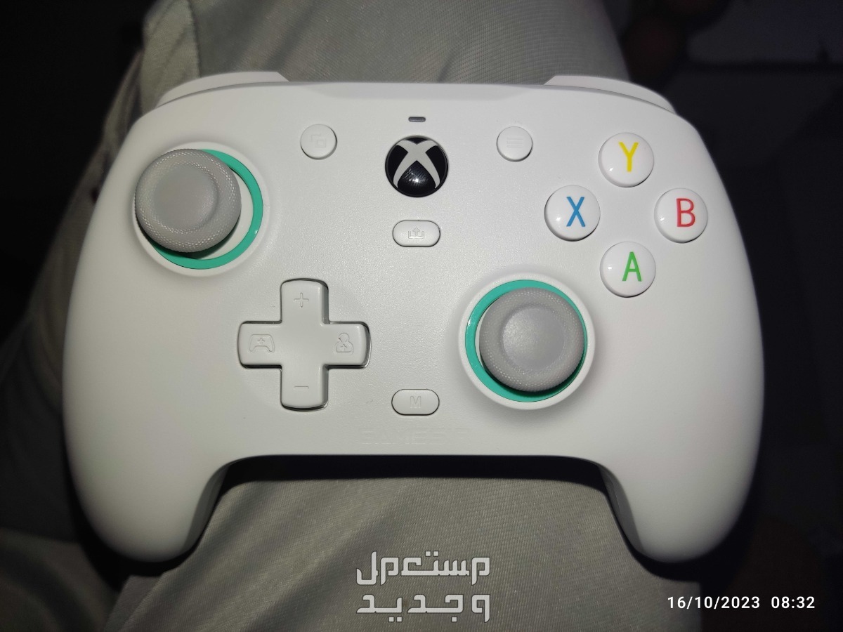 Xbox one مع يد تحكم قوي بيع مستعجل