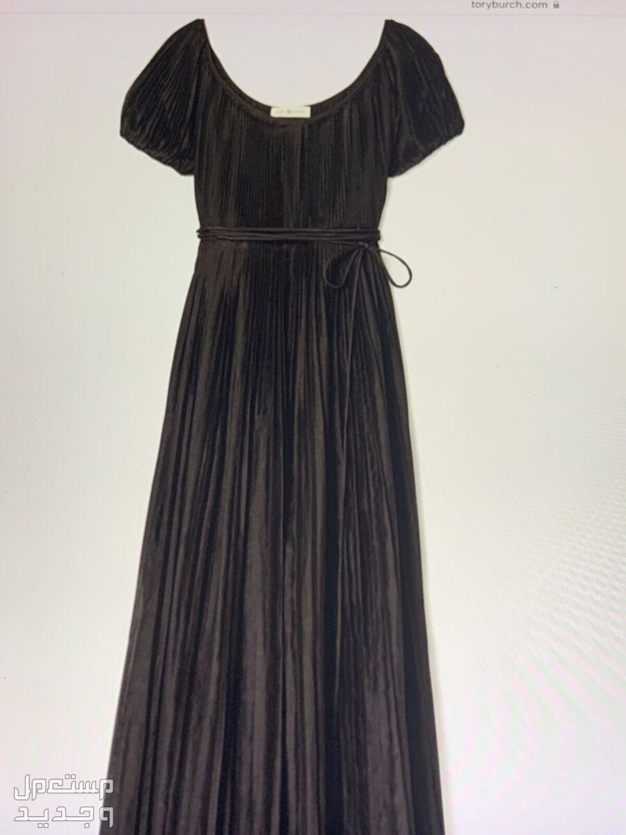 عروض توري بورش للجمعة البيضاء لعام 2023 في عمان فستان Tory Burch Pleated Dress