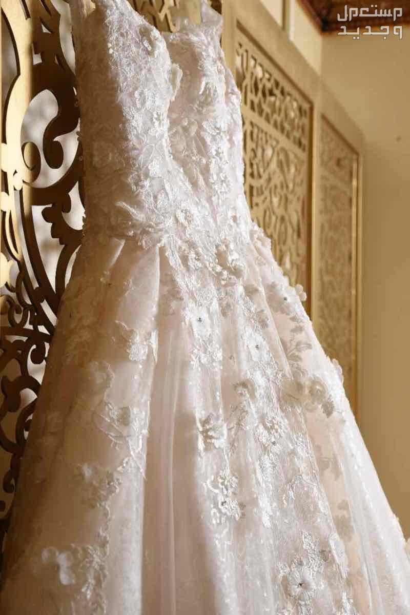 فستان زفاف  بملحقاته  في جدة بسعر 9 آلاف ريال سعودي