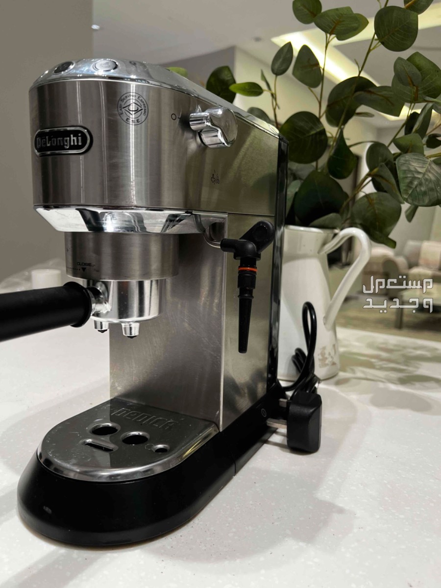مكينة قهوة ديلونجي ديدكا ومطحنة قهوة اديسون وادوات اضافية