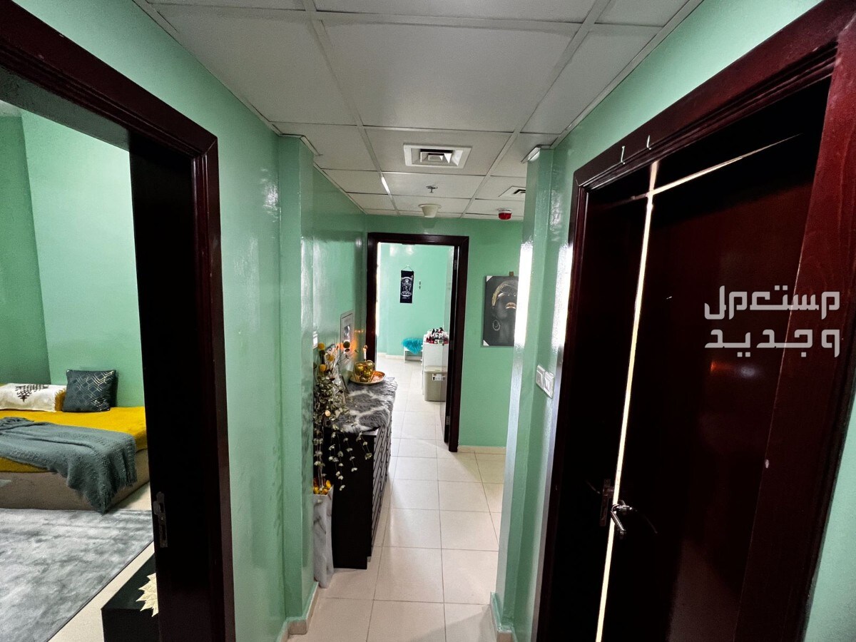 غرفتين وصالة اطلالة مفتوحة لشارع الشيخ خليفة مقابل جراند مول تكملت اقساط بقسط شهري 4770