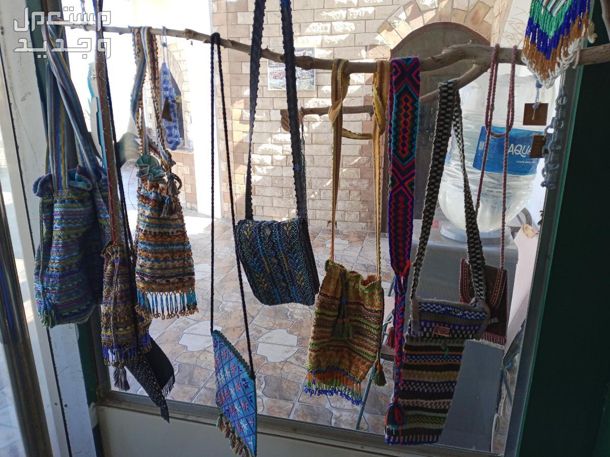 أحذية واكسسوارات تصنعها نساء بدو سيناء