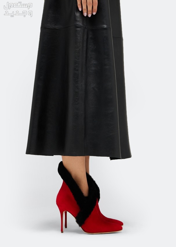 أفضل بوت نسائي شتوي باللون الأسود بوت manolo blahnik nestanu 105 shearling trimmed suede ankle boots باللون الأحمر