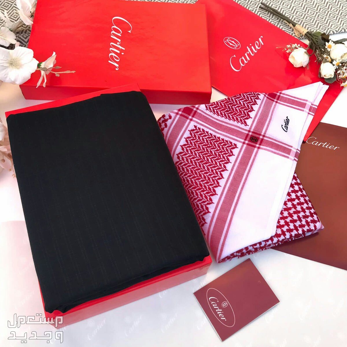 😍🎁🛍️  جديدنا😍🎁🛍️  طقم رجالي 👱🏼‍♂️ 🤏🏻قماش كارتير شتوي  الخامه جدًا ممتازه  المقياس 3.5 في عرضين  🤏🏻شماغ احمر كارتير  المقاسات 55/58/60  مصمم على شكل هديه🎁🛍️ شامل البكس نفس الصور