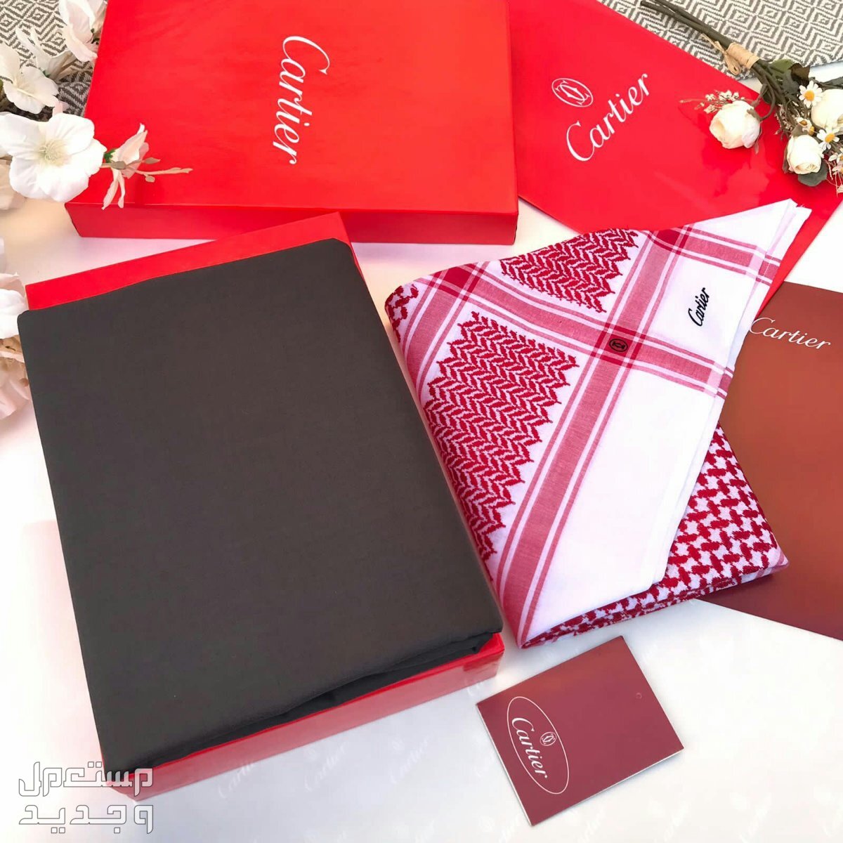 😍🎁🛍️  جديدنا😍🎁🛍️  طقم رجالي 👱🏼‍♂️ 🤏🏻قماش كارتير شتوي  الخامه جدًا ممتازه  المقياس 3.5 في عرضين  🤏🏻شماغ احمر كارتير  المقاسات 55/58/60  مصمم على شكل هديه🎁🛍️ شامل البكس نفس الصور