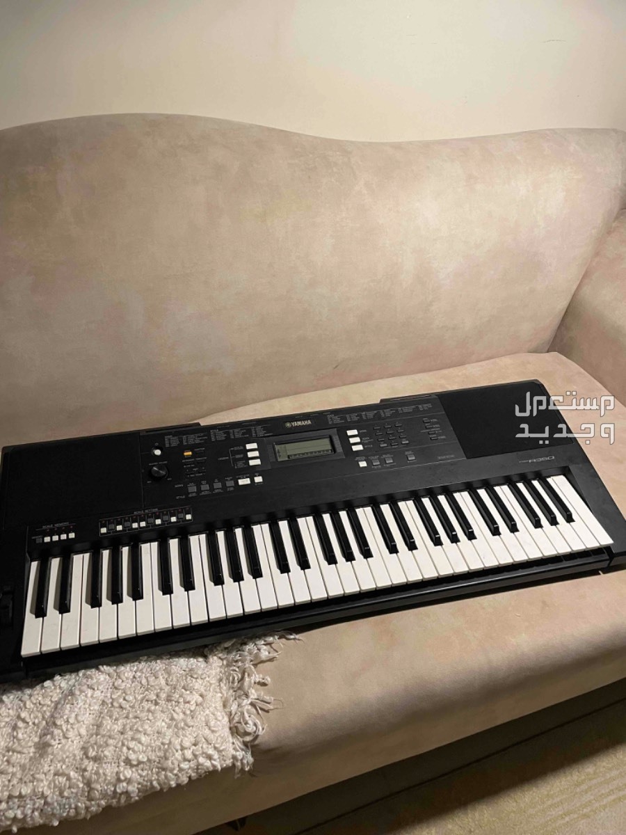 بيانو شبه جديد استخدام بسيط جدا ونظيف جدا لبيع 600 ريال بيانو استخدام بسيط جدا لبيع 600