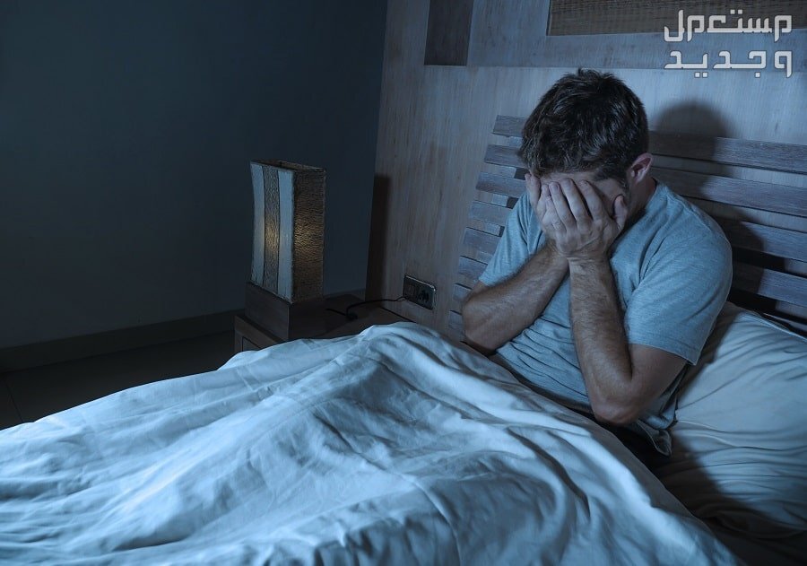 مواضع حجامة الأمراض النفسية 4 مناطق للتخفيف من حدة الاكتئاب رجل يعاني من الاكتئاب