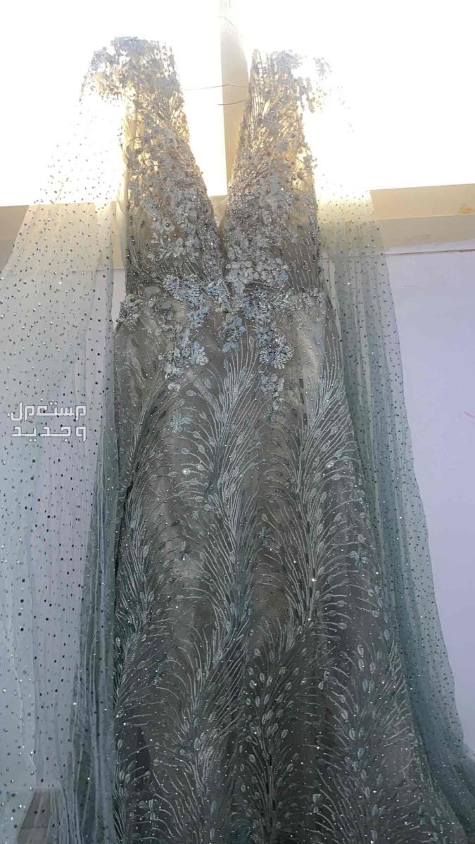فستان في حفر الباطن بسعر 400 ريال سعودي