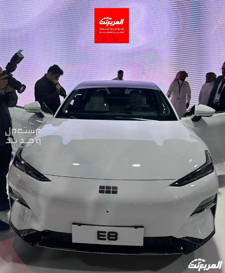 جيلي E8 اي 8 2024 الكهربائية الجديدة صور اسعار مواصفات وفئات في الإمارات العربية المتحدة جيلي E8 اي 8 2024 الكهربائية الجديدة أثناء عروض الرياض