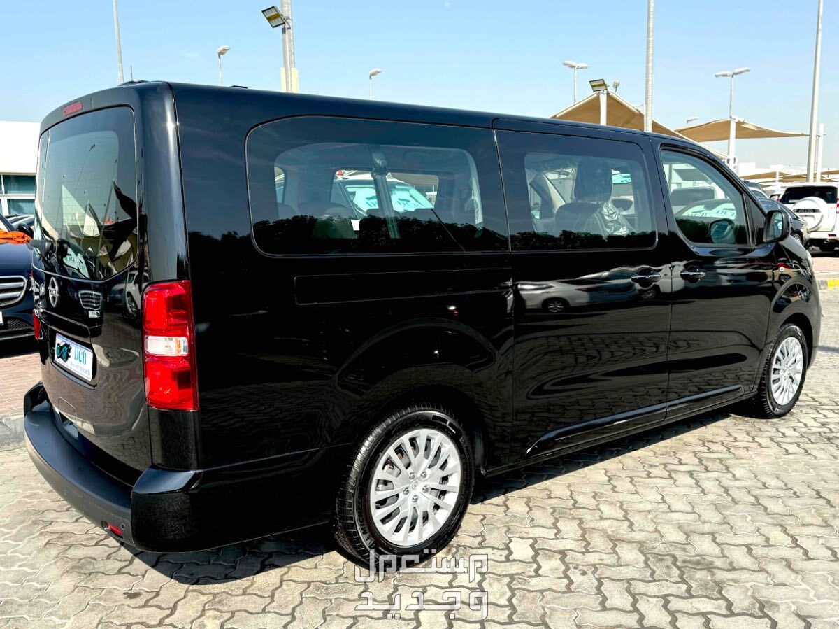 OPEL ZAFIRA UFE Van 2023 Diesel  Eight seats with driver gcc warranty 5 years open Km form agent