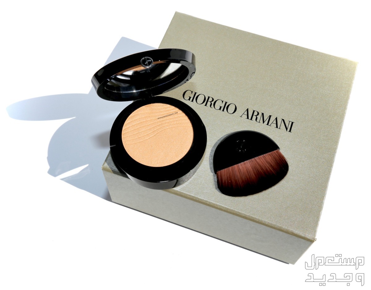 أجدد مستحضرات التجميل من البرونزر والهايلايتر لشتاء 2023-2024 درجة أخرى من برونزر من  GIORGIO ARMANI Luminous Silk Glow Fusion Face Powder