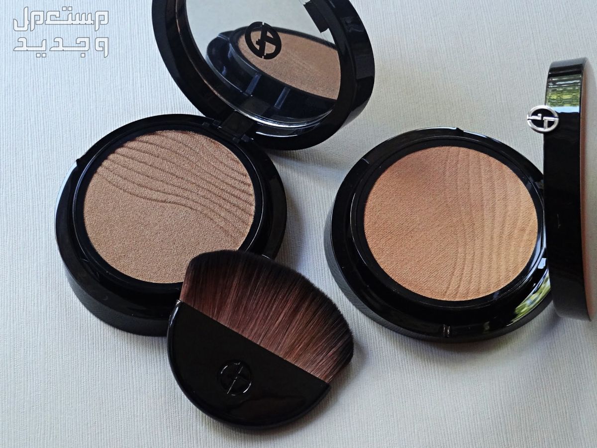 أجدد مستحضرات التجميل من البرونزر والهايلايتر لشتاء 2023-2024 برونزر من  GIORGIO ARMANI Luminous Silk Glow Fusion Face Powder