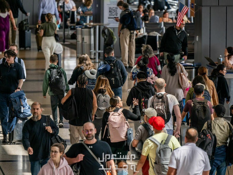 ما هو أرخص شهر لتذاكر الطيران وحجوزات السفر والرحلات؟ اعداد كبيرة في المطار