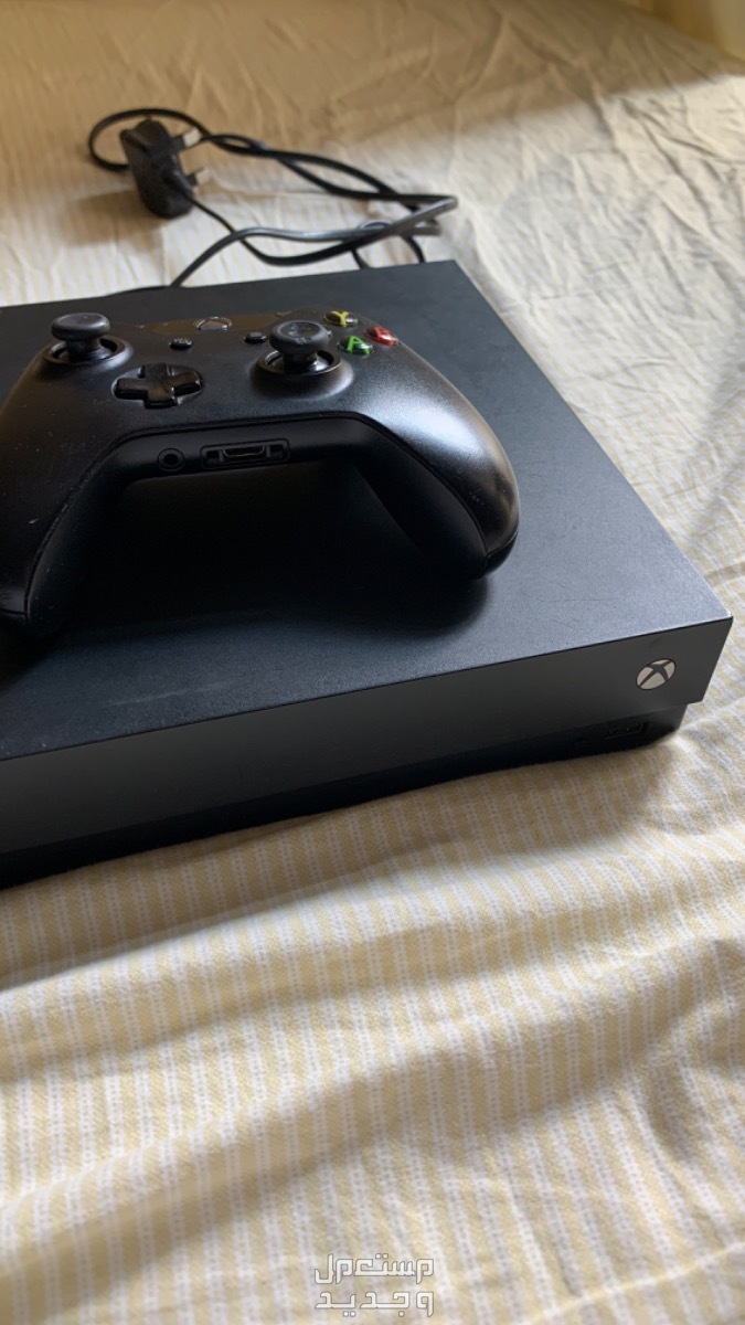Xbox one X 1TB في الجبيل بسعر 800 ريال سعودي