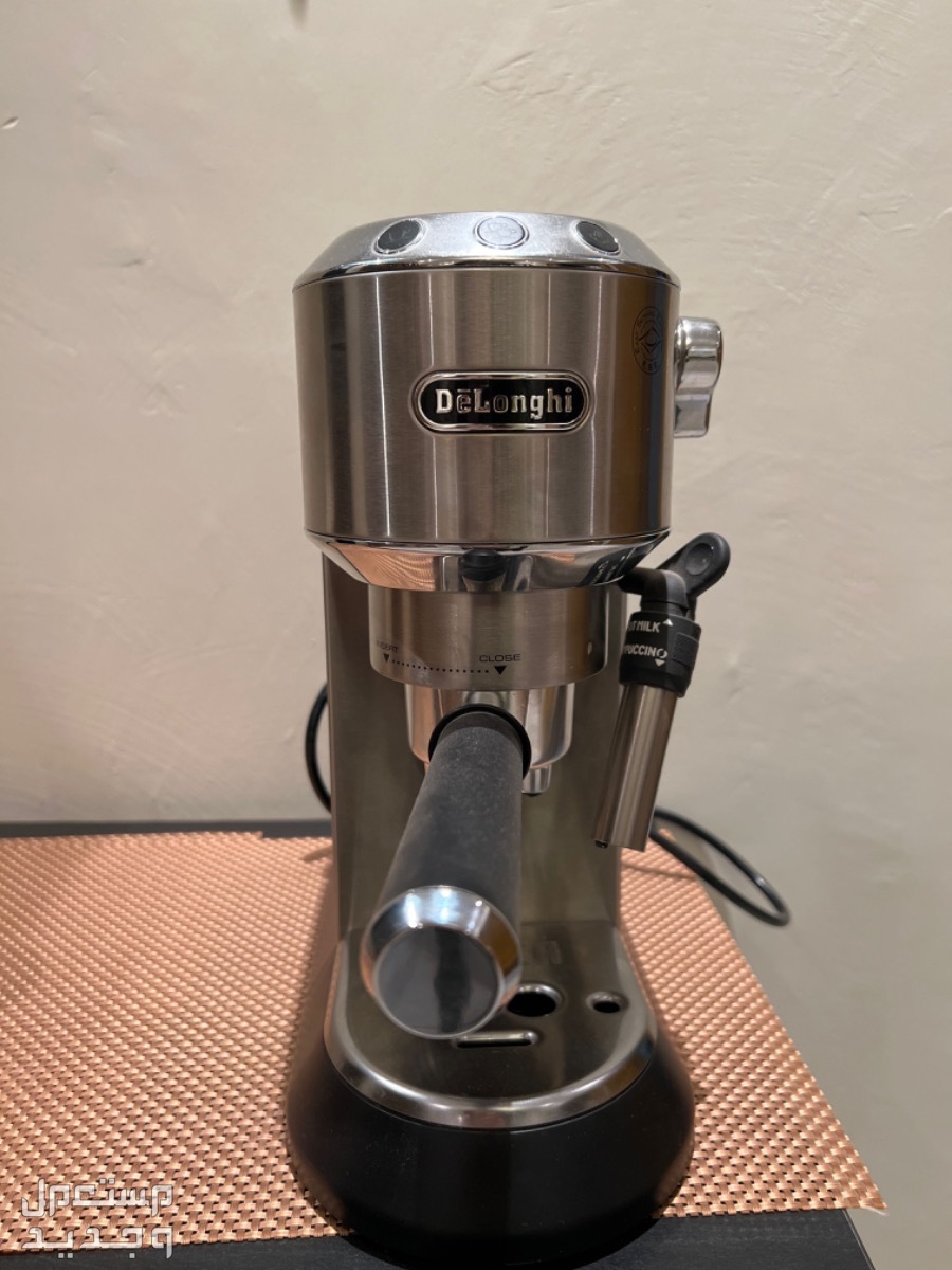 ماكينة صنع قهوة ماركة ديلونجي