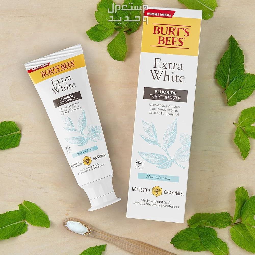 أفضل معجون لتبييض الأسنان لعام 2025 معجون لتبييض الأسنان من Burt's Bees Extra White Fluoride Natural Toothpaste