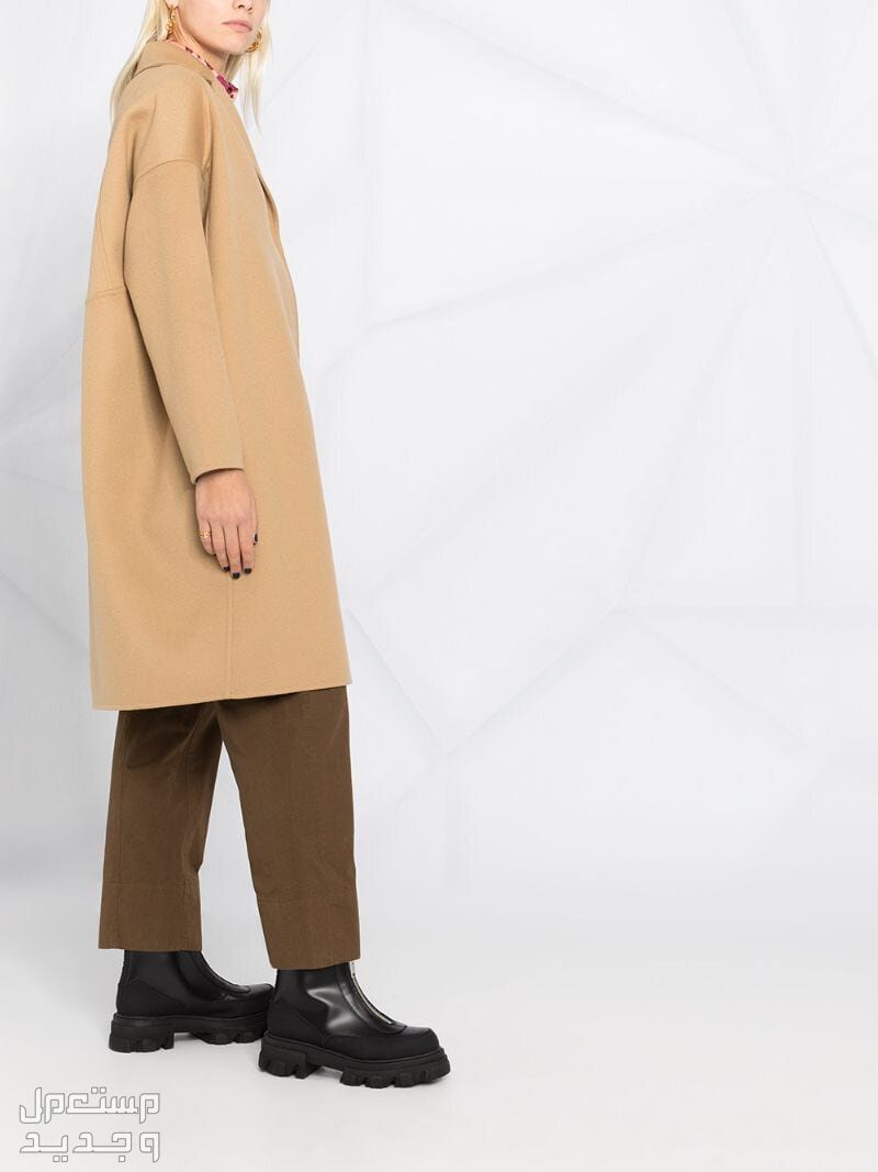 أفضل ترنش كوت بيج نسائي لشتاء 2024 شكل ترنش كوت بيج من stella maccartney bilpin tailored coat أثناء الارتداء