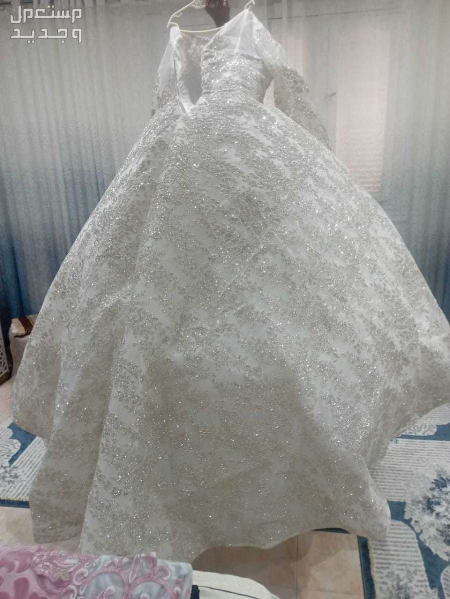 فستان زفاف و معاه الطرحه