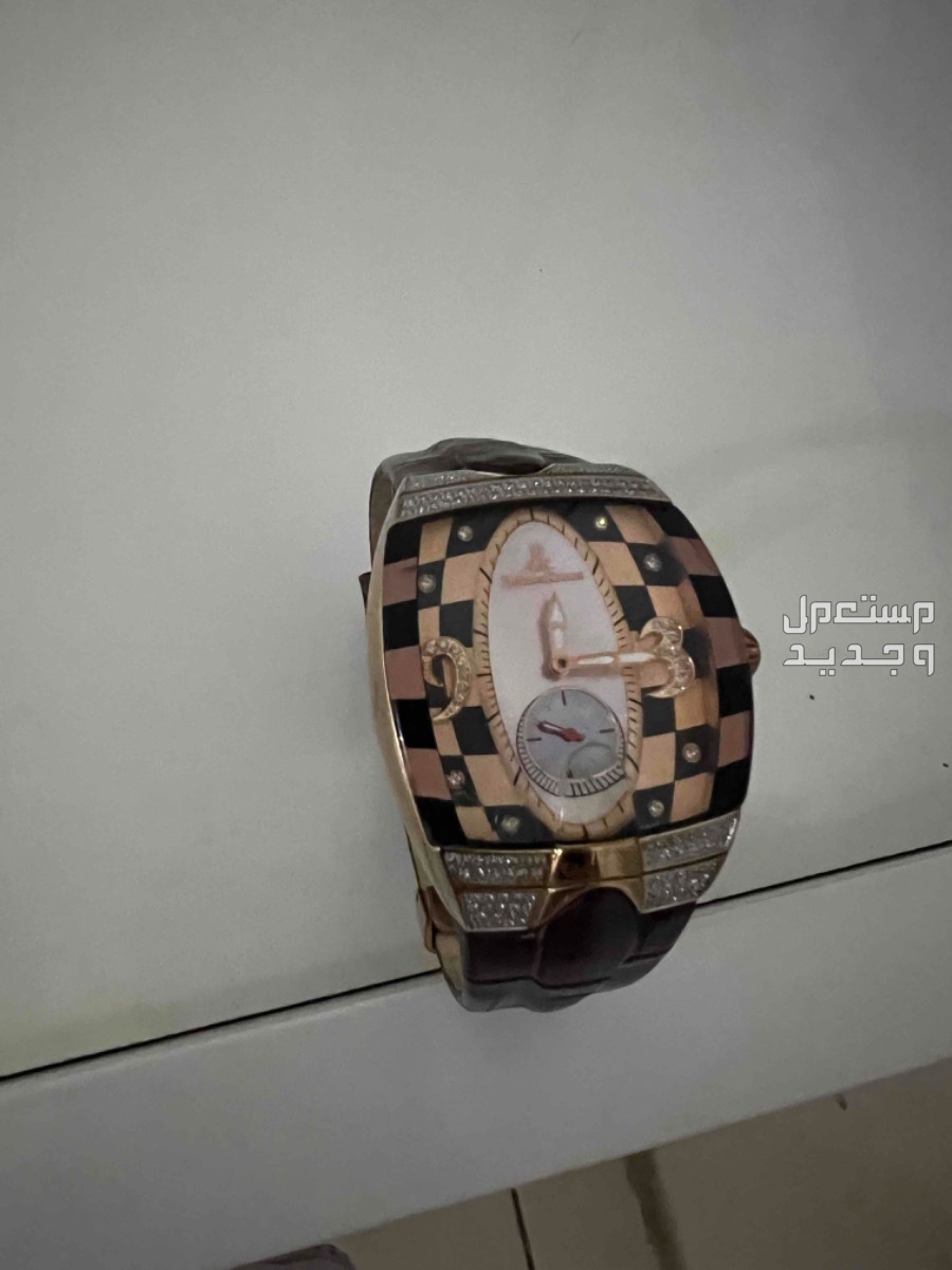 ساعة نظيفه في جدة بسعر 400 ريال سعودي
