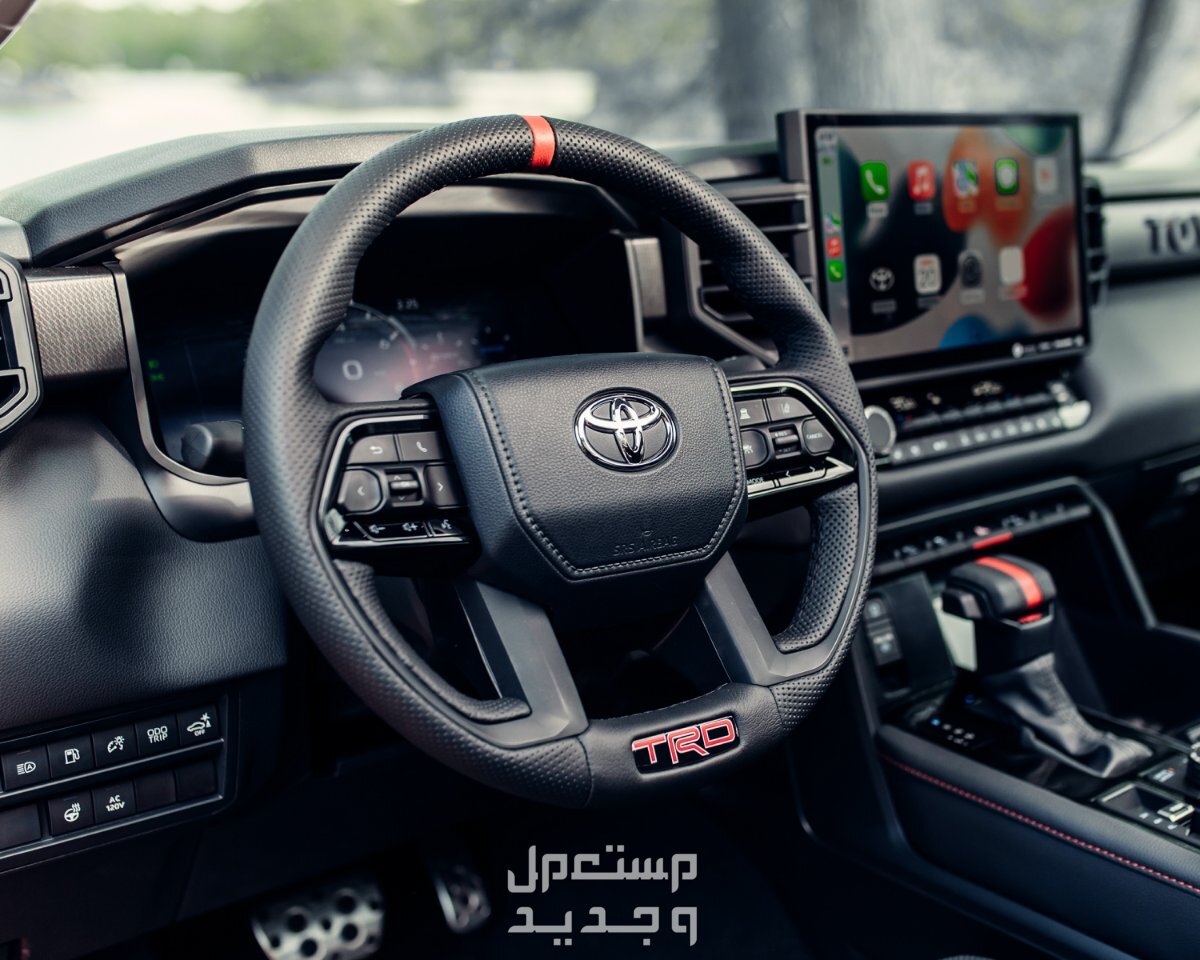 تويوتا تندرا 2024 الجديدة بجميع الفئات والاسعار المتوفرة وابرز العيوب والمميزات تصميم رياضي لمقود تويوتا تندرا 2024