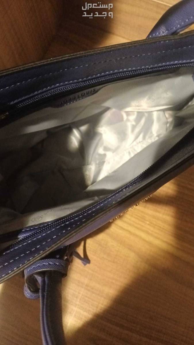 حقيبة يد نسائية جديدة ( لم تستخدم ابداً )