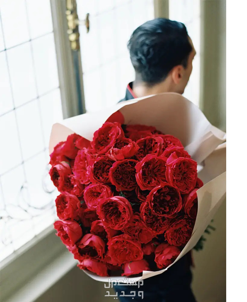أفضل 5 هدايا للنساء في عيد الحب 2024 في الإمارات العربية المتحدة باقة ورد أحمر