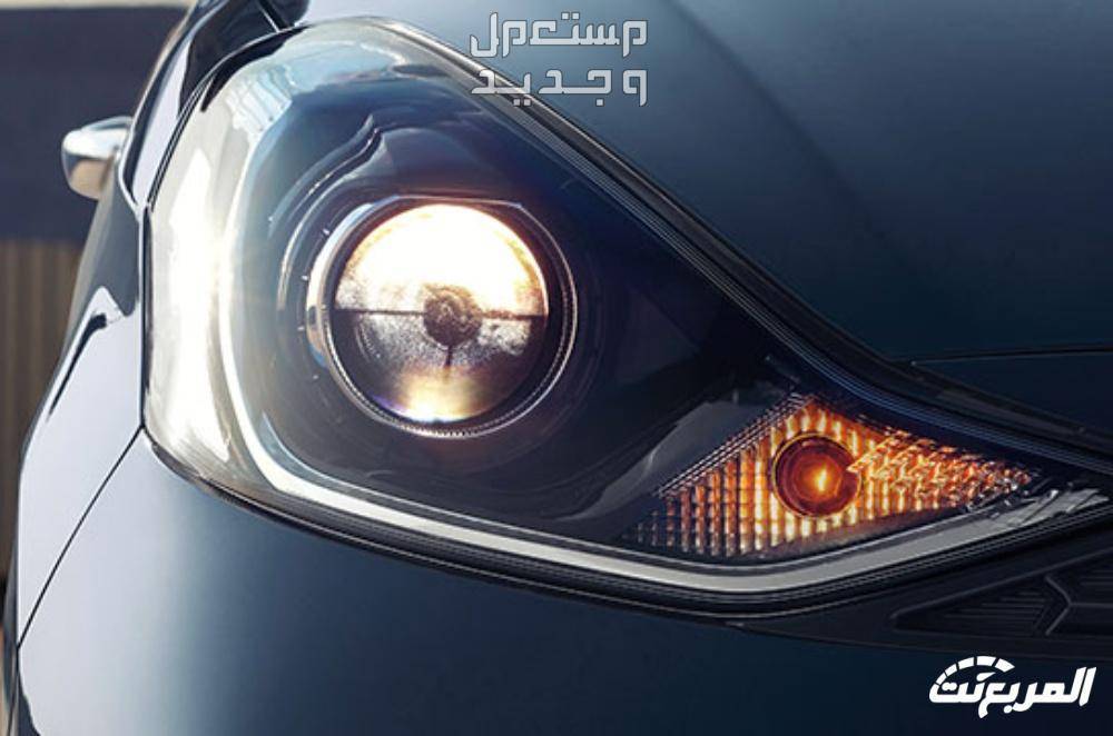 صور هيونداي جراند i10 2024 بجودة عالية من الداخل والخارج والألوان المتوفرة في الإمارات العربية المتحدة عدسة المصابيح الأمامية في هيونداي جراند i10 2024
